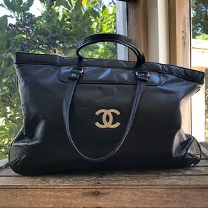 Vintage Black leather purse.